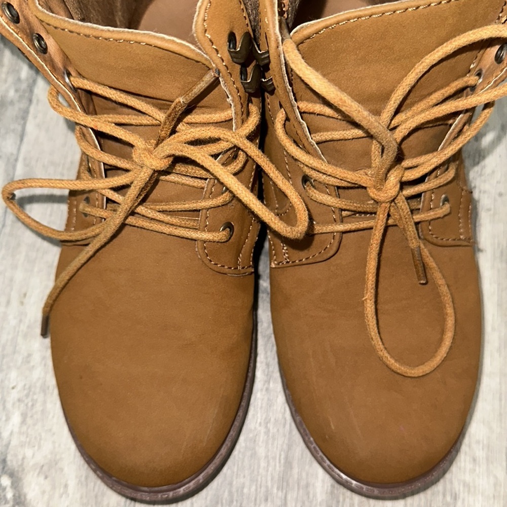 Boots - Picture 6 of 6